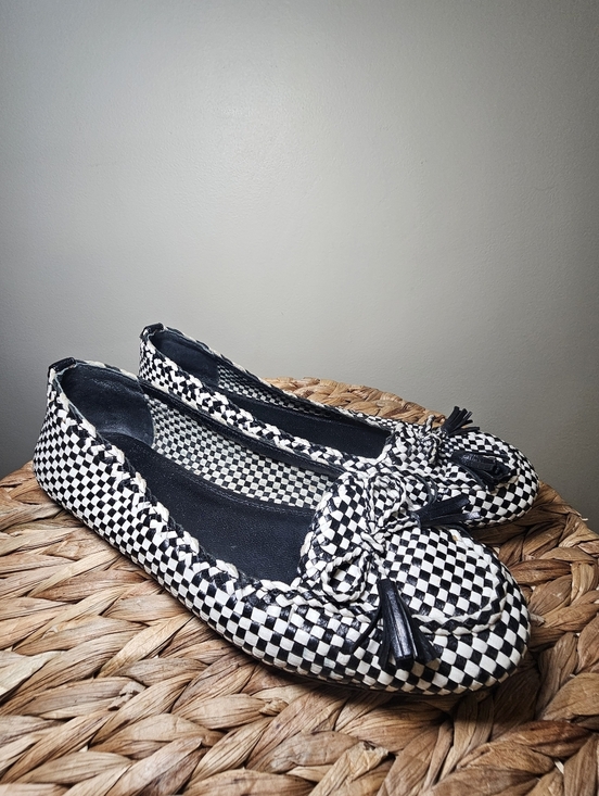 Tory Burch Shoes - Tory Burch Woven Leather Ballet Flats 8M Black White Checkered Tassel